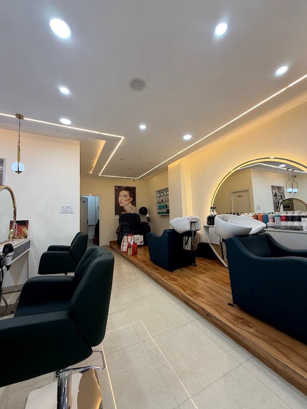 The Jawed Habib Salon Sonari Bindal mall