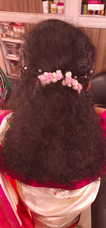 Aakarshan Beauty Salon